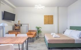 Sunny Studio With Starlight Balcony